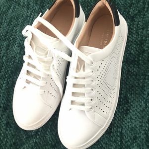 Kate Spade Aaron Sneaker SIZE 7